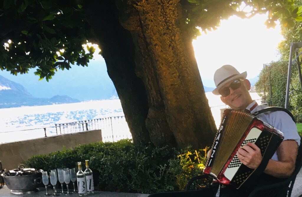 Italiaanse Accordeon Muziek Italie; Accordeonist Violist Henk George Lippens, vloeiend Italiaans sprekend